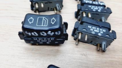 Фото запчасти кнопка салона левая Mercedes-Benz S-Class 1996 Б/У запчасть Запчасть кнопка салона левая Mercedes-Benz S-Class 1996