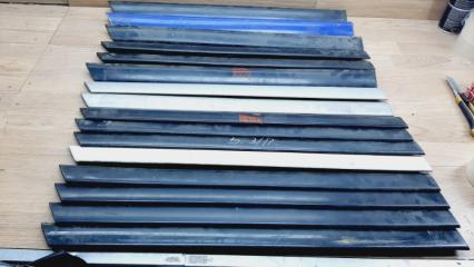 Молдинг на дверь задний правый Mercedes-Benz C-Class 1993-2001 Б/У Молдинг на дверь задний правый Mercedes-Benz C-Class 1993-2001