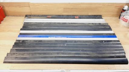 Молдинг на дверь передний правый Mercedes-Benz C-Class 1993-2001 Б/У Молдинг на дверь передний правый Mercedes-Benz C-Class 1993-2001