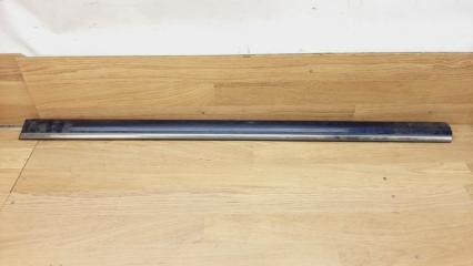 Молдинг на дверь передний правый Mercedes-Benz C-Class 1993-2001 Б/У Молдинг на дверь передний правый Mercedes-Benz C-Class 1993-2001