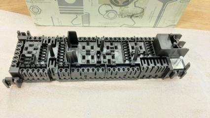 Запчасть блок предохранителей Mercedes-Benz A-Class 2011-2020