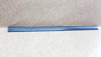 Молдинг на дверь передний левый Mercedes-Benz C-Class 1993-2001 Б/У Молдинг на дверь передний левый Mercedes-Benz C-Class 1993-2001