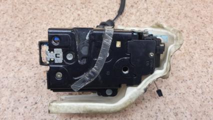 Замок двери передний правый Touareg 2003-2010