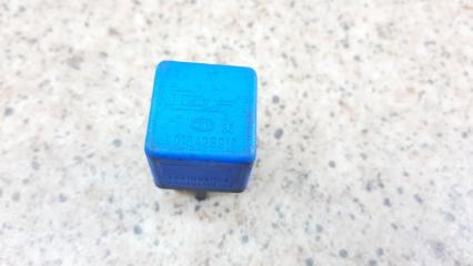 Фото запчасти реле Mercedes-Benz S-Class 1991-1998 Б/У запчасть Запчасть реле Mercedes-Benz S-Class 1991-1998