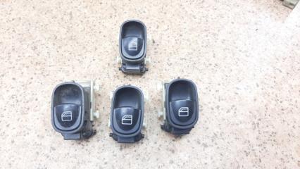 Фото запчасти кнопка стеклоподъемника Mercedes-Benz C-Class 2000-2008 Б/У запчасть Запчасть кнопка стеклоподъемника Mercedes-Benz C-Class 2000-2008