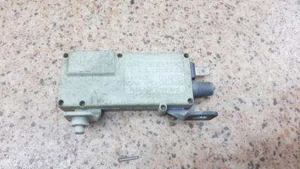 Фото запчасти усилитель антенны Mercedes-Benz E-Class 1995-2003 Б/У запчасть Запчасть усилитель антенны Mercedes-Benz E-Class 1995-2003