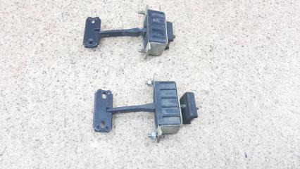 Ограничитель двери Mercedes-Benz C-Class 2000-2008