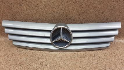 Решетка радиатора Mercedes-Benz C-Class 2000-2004 Б/У Решетка радиатора Mercedes-Benz C-Class 2000-2004