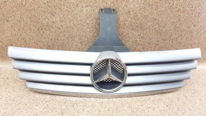 Решетка радиатора Mercedes-Benz C-Class 2000-2004 Б/У Решетка радиатора Mercedes-Benz C-Class 2000-2004