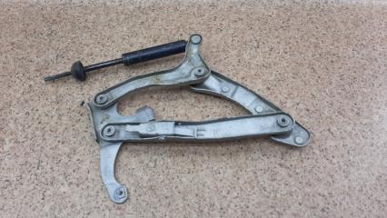 Петля капота правая Mercedes-Benz C-Class 1993-2001