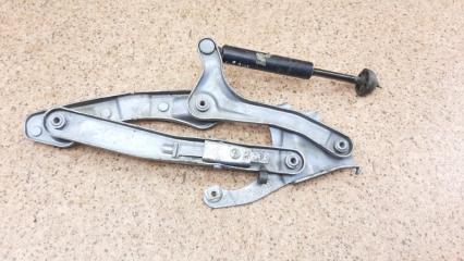 Петля капота левая Mercedes-Benz C-Class 1993-2001