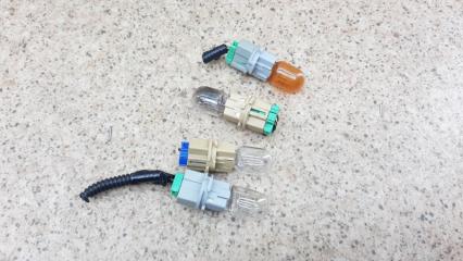 Фото запчасти патрон лампочки задний Honda Jazz 2001-2008 Б/У запчасть Запчасть патрон лампочки задний Honda Jazz 2001-2008