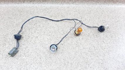 Запчасть патрон лампочки задний Suzuki Splash 2008-2012