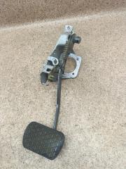 Педаль тормоза Mercedes-Benz C-Class 1993-2000 Б/У Педаль тормоза Mercedes-Benz C-Class 1993-2000