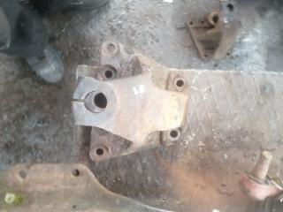 Кронштейн передней рессоры передний MAN 14.142 1999