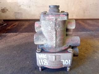 Кран распределения тормозных усилий Mercedes-Benz MK 1999