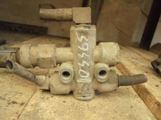 Распределитель 1999 Б/У Распределитель 1999