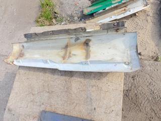 Дефлектор кабины передний правый Mercedes LK 814 1993