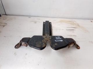 Кронштейн замка кабины Mercedes LK 814 1990