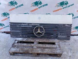 Капот с решеткой Mercedes MK 1222 1983