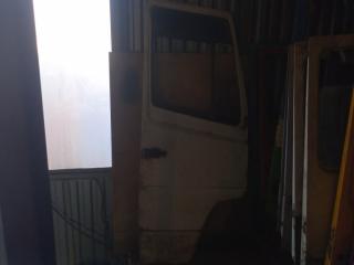 Дверь правая Mercedes-Benz Vario 818D 2003
