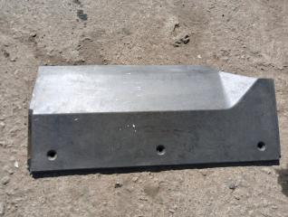 Обшивка салона правая Mercedes LK 1314 675.034 1985
