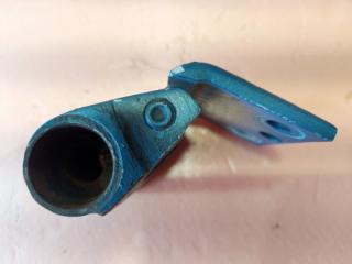 Петля двери правая Mercedes LK 809 673.013 364.907 OM 364 Петля двери правая Mercedes LK 809 673.013 364.907 OM 364