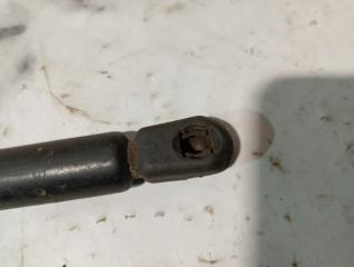 Амортизатор капота Mercedes MK 1720 L 356.984 OM 366 LA Амортизатор капота Mercedes MK 1720 L 356.984 OM 366 LA