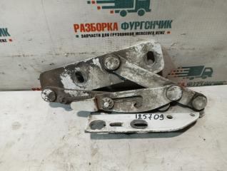 Петля капота левая Mercedes T2 (Rex) 609D 1995