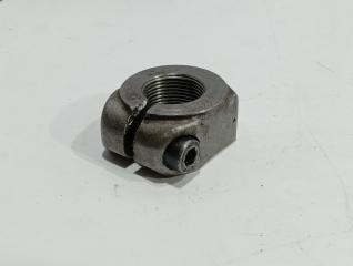 Гайка ступицы передняя Mercedes LK814 1992
