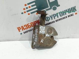 Замок капота передний правый Mercedes Atego 2000