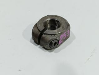 Гайка ступицы передняя Mercedes 814D 1996 Б/У Гайка ступицы передняя Mercedes 814D 1996