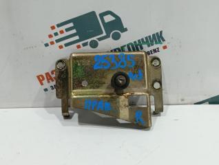 Замок капота правый Mercedes Actros MP1