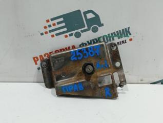 Замок капота правый Mercedes Actros MP1