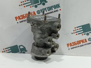 Кран управления тормозами прицепа Mercedes Actros MP1 4148 AK 8X8 2000