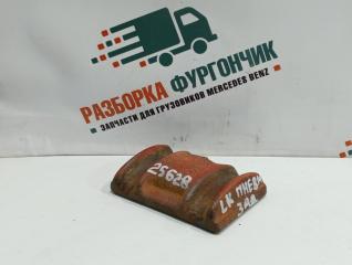 Проставка стремянок задняя Mercedes LK 1317 L 1990
