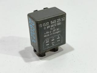 Реле дворников Mercedes 814D Б/У Реле дворников Mercedes 814D