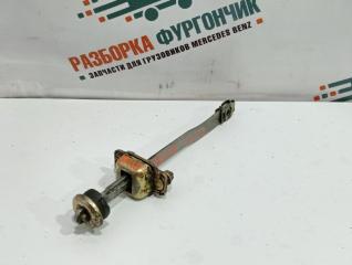 Ограничитель двери передний Mercedes 814D