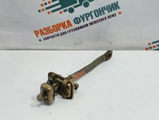 Ограничитель двери передний Mercedes 814D