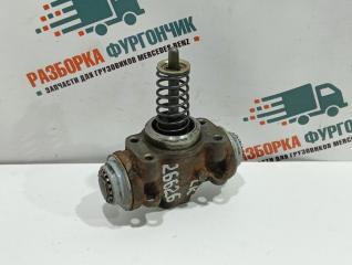 Тормозной цилиндр Mercedes 817 1995
