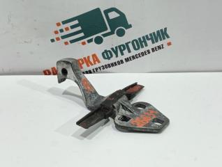 Петля капота передняя правая Mercedes LK 817 1995
