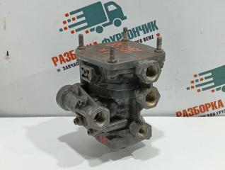 Кран управления тормозами прицепа Mercedes LK 817 1995