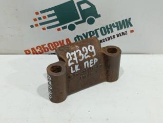 Кронштейн стабилизатора передний Mercedes-Benz 814D 1993
