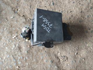 Блок предохранителей под капот Suzuki Escudo