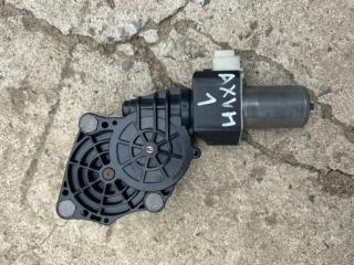 Запчасть мотор регулировки сиденья передний правый Toyota Camry 2019