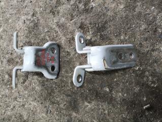 Петля двери передняя правая Toyota Camry 2010