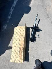 Стойка передняя левая Toyota Camry 2019