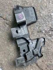 Накладка на рамку радиатора правая Toyota Camry 2012