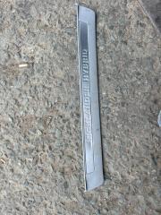 Фото запчасти накладка на порог салона передняя левая Toyota Highlander 2012 контрактная запчасть Запчасть накладка на порог салона передняя левая Toyota Highlander 2012