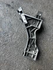 Запчасть крепление бампера переднее правое MAZDA AXELA 2007